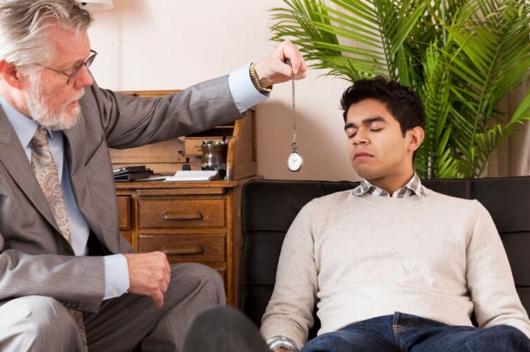 Mity na temat hipnozy – czas obalić stereotypy!