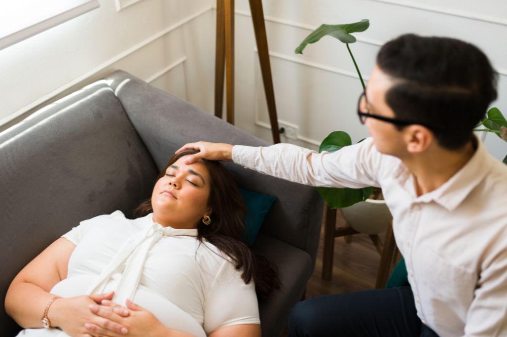 Różnice pomiędzy hipnozą terapeutyczną a autosugestią